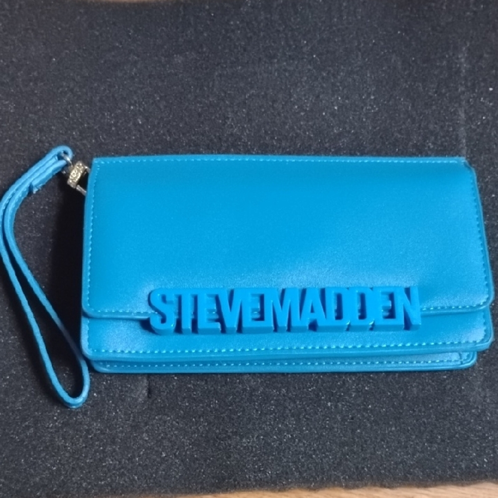 Steve Madden Blue Clutch with Wristlet